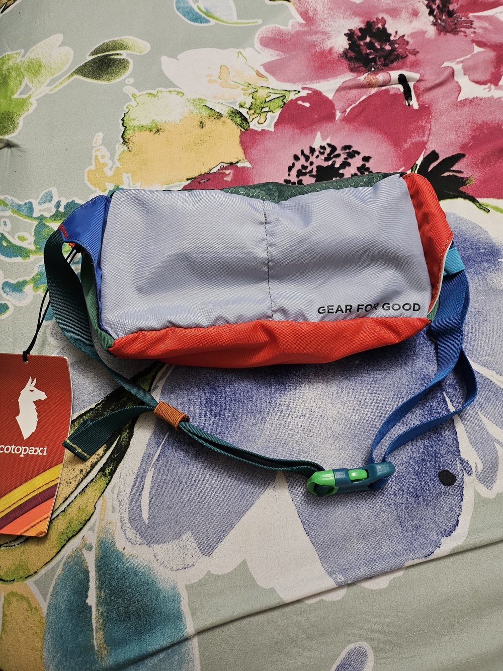 Cotopaxi Green & Red Del Día Men's Waist Pack - Picture 2 of 7